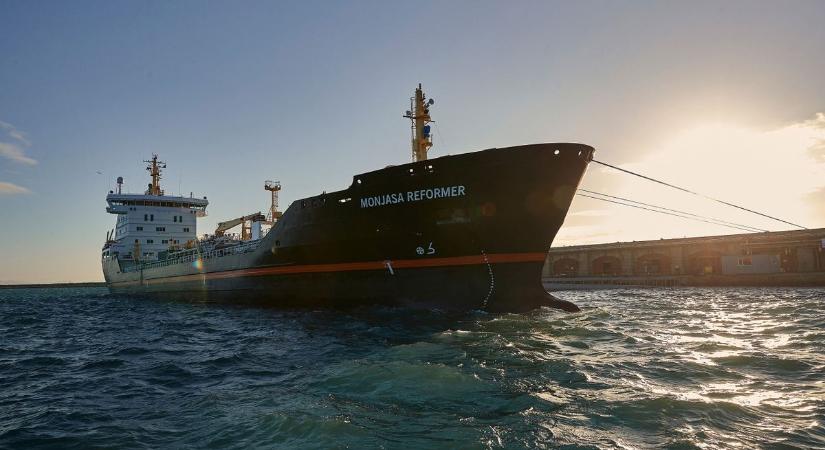 Kalózok támadták meg egy dán cég olajszállító tartályhajóját