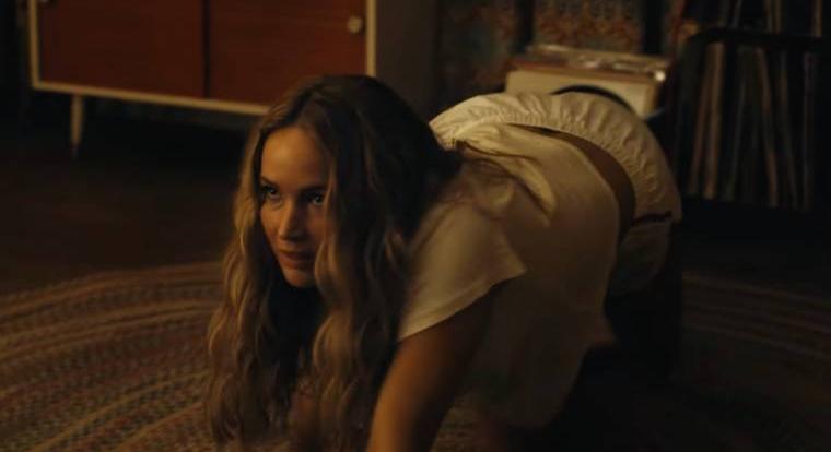 Béna magyar címet és szinkronos előzetest kapott a film, amiben Jennifer Lawrence nem tud ágyba vinni egy srácot
