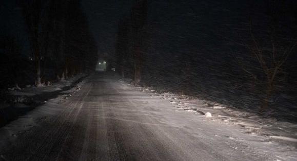 Hargita megye: több ezer fogyasztó maradt áram nélkül a havazás miatt