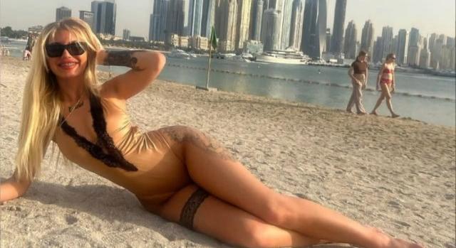 VV Merci Dubaiban sem volt szemérmes, legrövidebb ruháit vitte magával