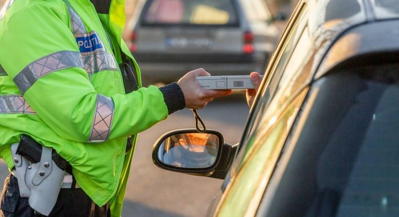 Ha a rendőrök kiállnak ellenőrizni: volt ittas, jogosítvány nélküli, és túl gyorsan vezető sofőr