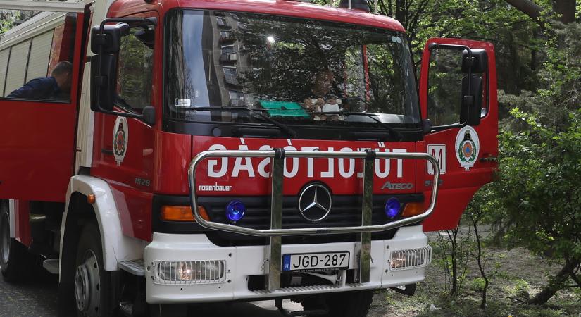 Kigyulladt egy férfi ruhája Jákon: súlyos égési sérülésekkel kellett kórházba szállítani
