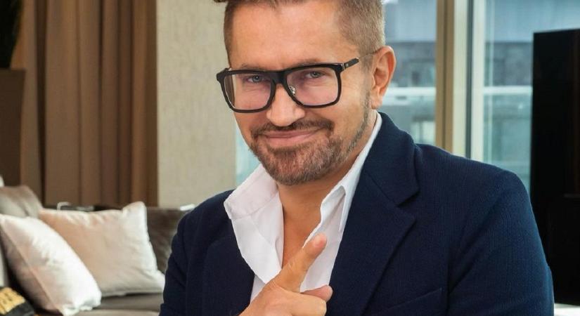 Szinte mindenhol megállítják Jákob Zoltán a rajongók a Ferrarijával (videó)