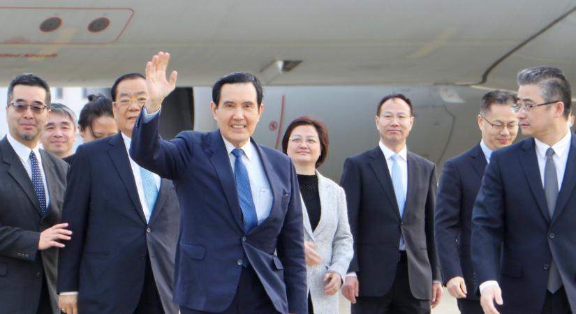 „Mindannyian Jen császár és a Sárga Császár leszármazottai vagyunk” – mondta a volt tajvani elnök Kínában