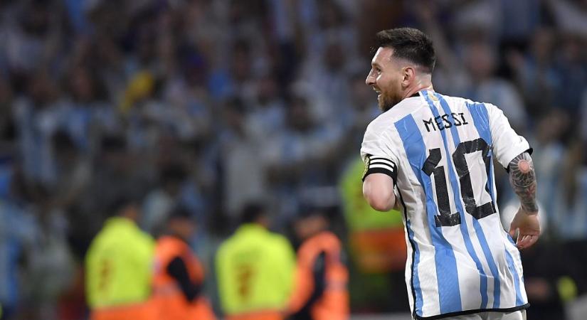 Lionel Messi mesterhármassal indult meg Cristiano Ronaldo után