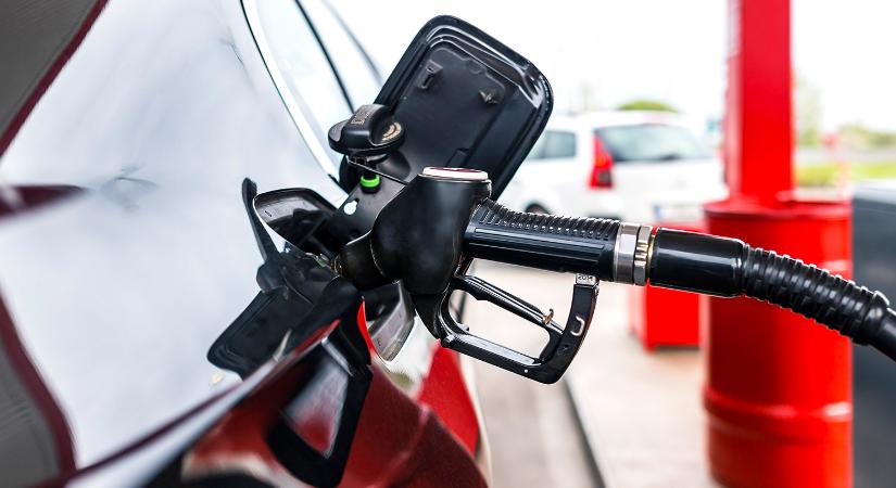 600 forint alá csökken az üzemanyag ára itthon