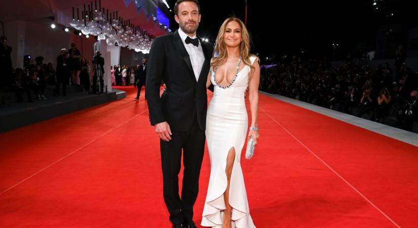 Jennifer Lopez és Ben Affleck a vörös szőnyegen cukiskodtak
