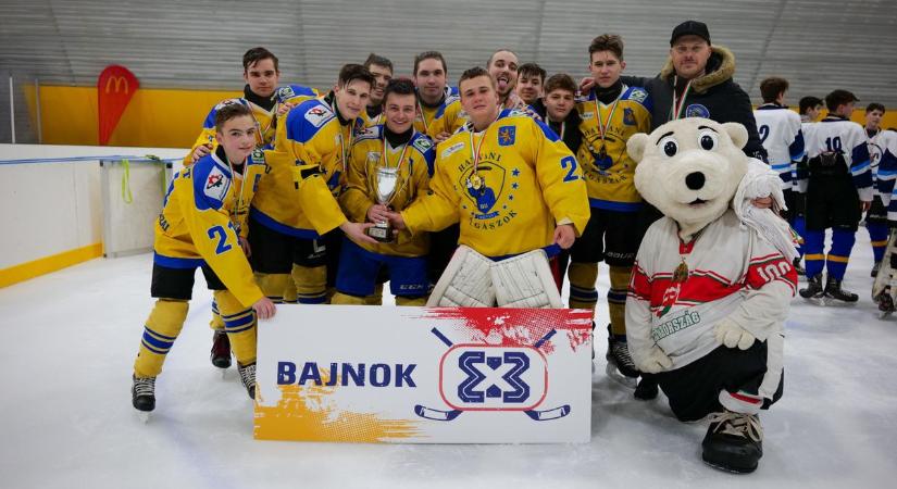 U18-as bajnok a Hatvani Gigászok csapata