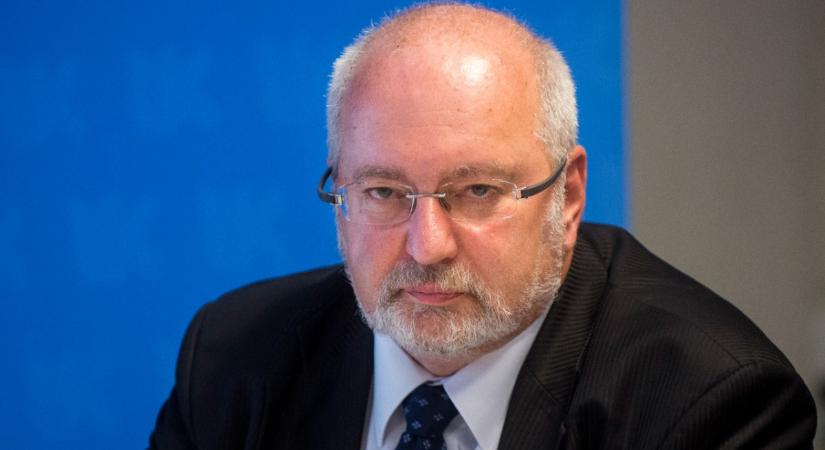 Eörsi Mátyás (Népszava): Orbán Viktornak fogalma sincs, mi a kormányzás