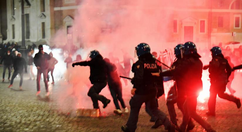Zavargásba torkollt Rómában a szélsőjobboldal kijárási tilalom elleni tüntetése