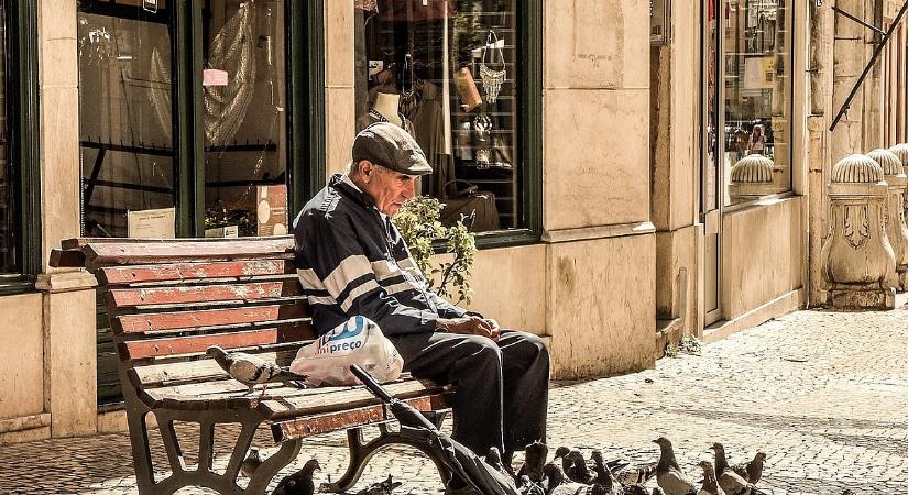 Léptek az idősek: szőnyeg szélére állították a kormányt az éghajlatváltozás miatt