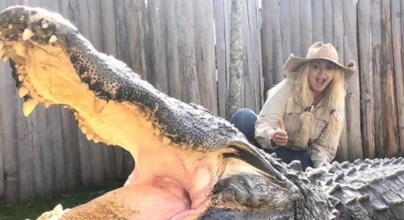 Megunta a férfiakat, inkább krokodilokat ölelget a floriadi ápolónő