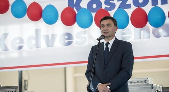 Szembefordult saját polgármesterével a szekszárdi Fidesz-frakció, így Ács Rezső meghátrált