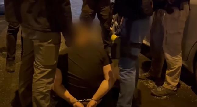 Újfajta szert terítő dílert kapcsoltak le Miskolcon – videón az elfogás