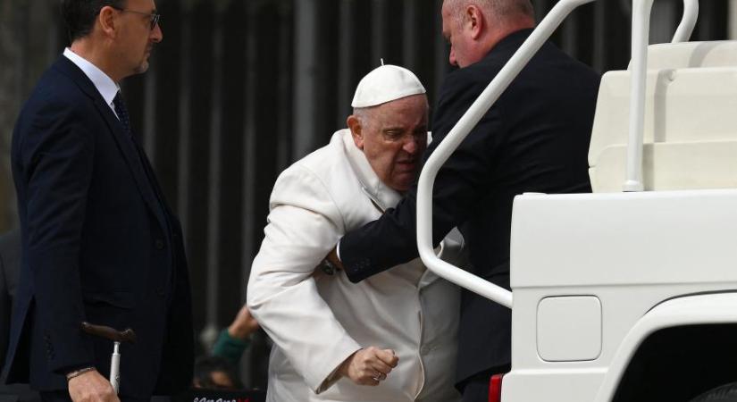 Szívproblémák miatt kórházba vitték Ferenc pápát