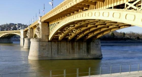 Meghalt egy férfi, aki leesett a Margit hídról