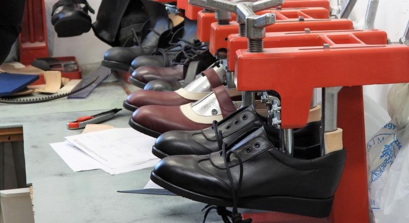 Ortopéd cipős csalás: egy orvost és egy cégvezetőt is letartóztattak a hajdú-bihari zsaruk
