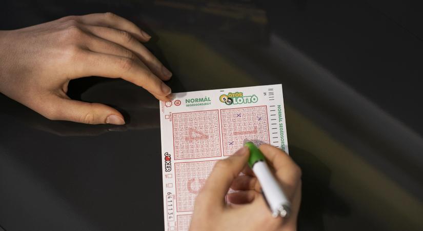 Lottólázban égnek a magyarok, közel 4 milliárd forint a tét