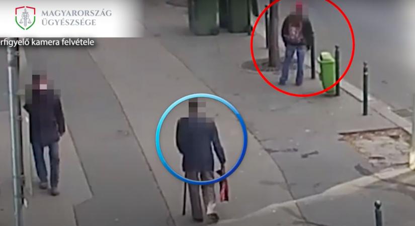 Békésen sétált a 94 éves bácsi a körúton, amikor kiszúrta a férfi, nem sokkal később életveszélyes állapotba került miatta - Videó