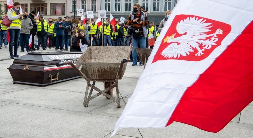 Tojással dobálták meg az agrárminisztert az ukrán gabona miatt