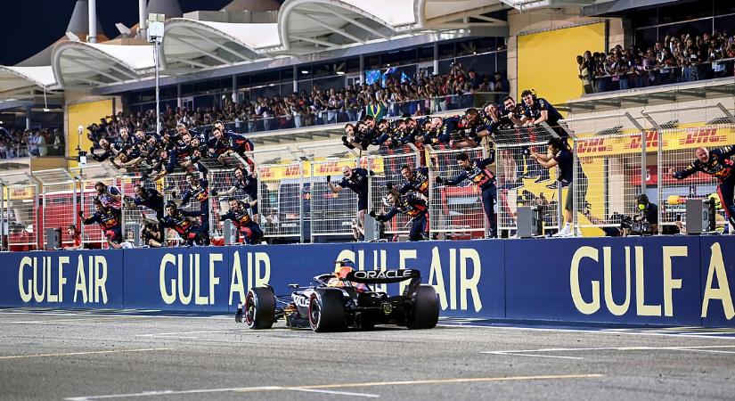 Betiltják az F1 ikonikus ünneplését: nem mászhatnak a csapattagok a kerítésre