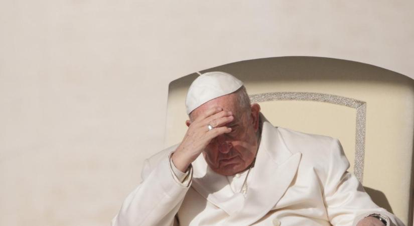 Megszólalt a Vatikán: így van most a kórházba került Ferenc pápa