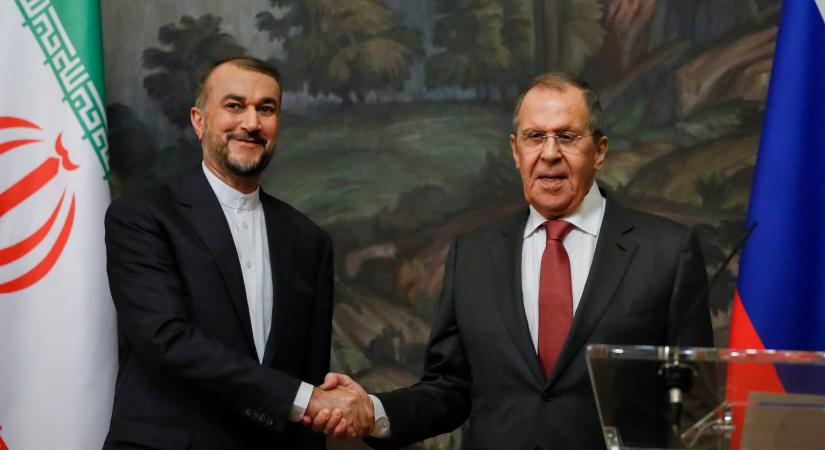 Lavrov szerint a fegyverszállító Irán kiegyensúlyozott álláspontot képvisel