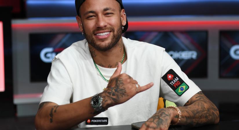 Neymar megjátszott sírással, majd nevetéssel reagált arra, hogy egymillió eurót bukott pókeren