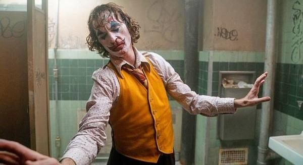 Atyaég, hogy néz ki Joaquin Phoenix a Joker 2 forgatásán!? (képek)