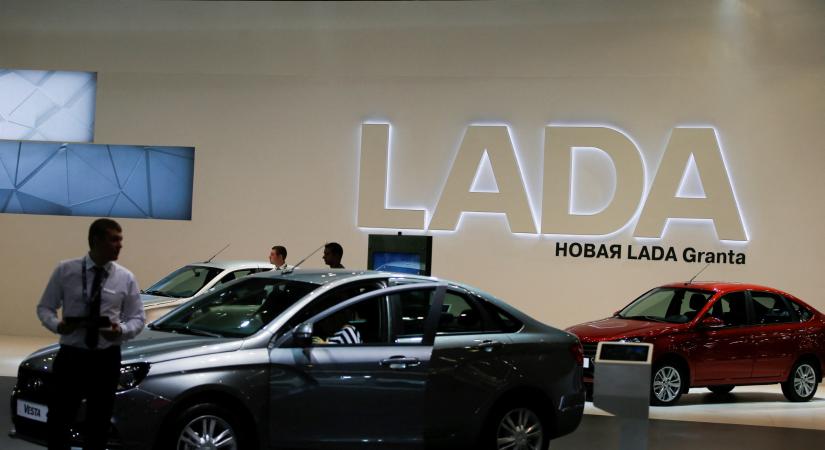 Kényszerszabadságra küldik a Lada dolgozóit, annyira nincsen megrendelés