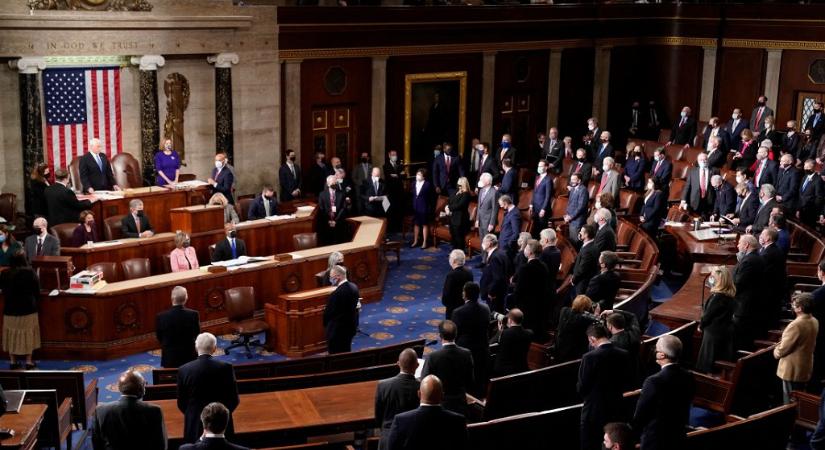 20 évvel az iraki invázió kezdete után szavazott a szenátus a háborús engedélyekről