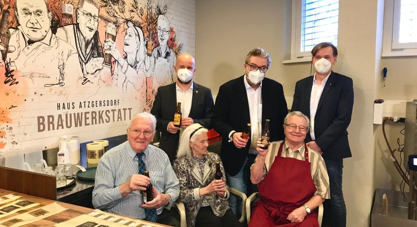 Nem csak a cukiság miatt veszik a nyugdíjasok sörét Bécsben