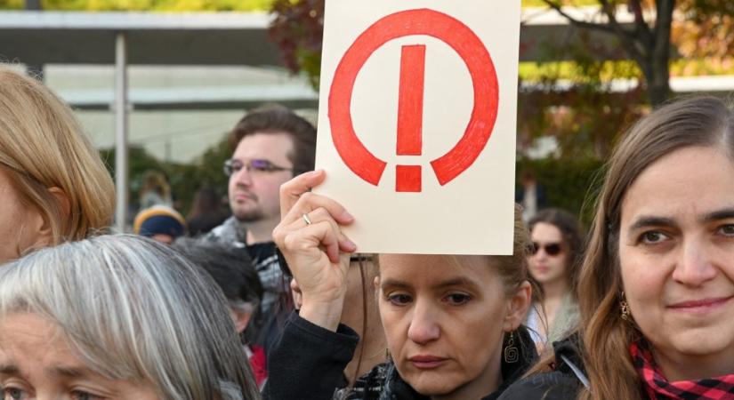 Petíciót indítottak a tanárokat sújtó „státusztörvény” ellen