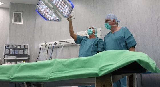 Annyira kevés az ápoló, hogy sokszor inkább lekötözik a betegeket a magyar kórházakban