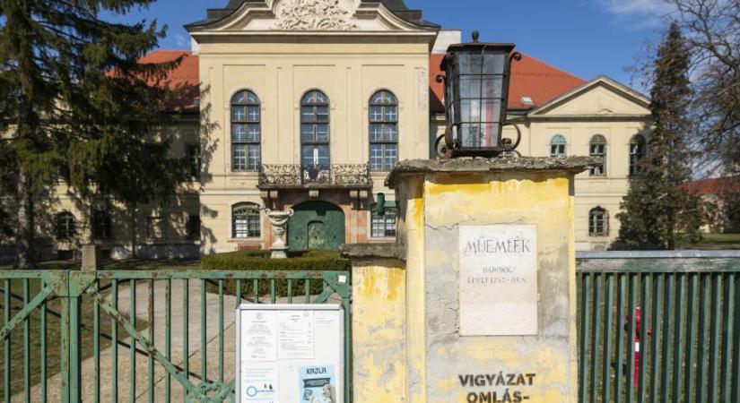 Jön a lopakodó privatizáció, lakássá alakítva is hasznosítana műemlékeket Lázár János minisztériuma