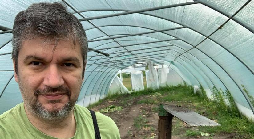 Hadházy Ákos (Facebook): A miniszterelnök kommentelt egyet, miszerint irigyli Fónagy államtitkárt