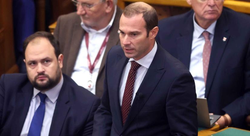 Hollik István: A dollárbaloldal nemet mondott a békére