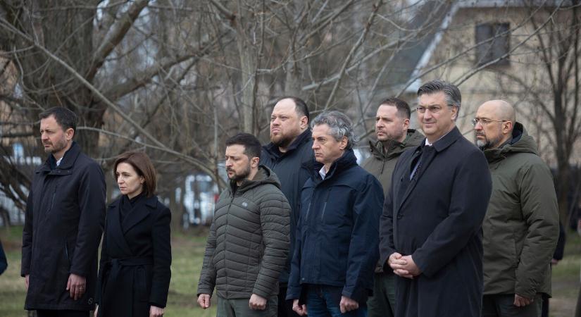 Zelenszkij Bucsában együtt emlékezett Szlovákia, Horvátország, Szlovénia és Moldova vezetőivel