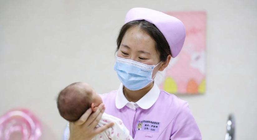 Túl sok férfi, kevés nő, mérsékelt szülési kedv: nehéz jövő vár Kínára