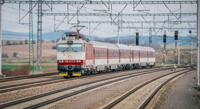 A húsvéti ünnepek alatt a Szlovák Vasúttársaság további 18 vonatot indít