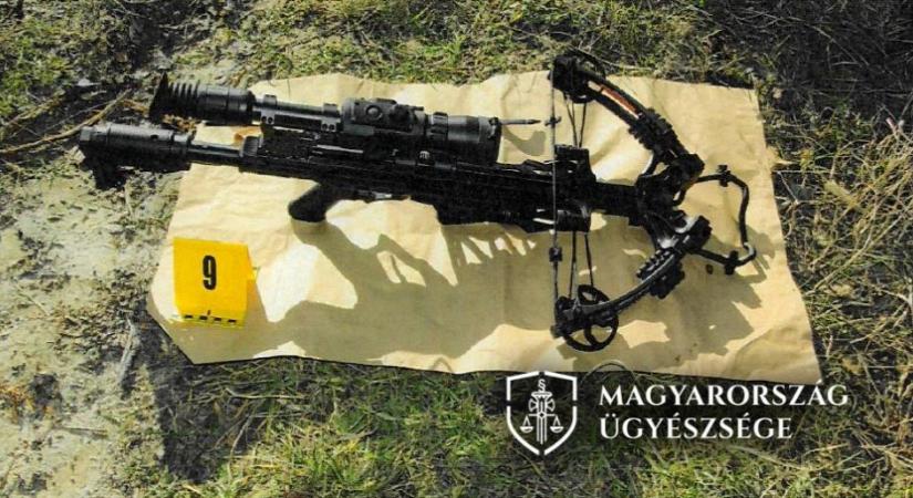 Illegálisan, számszeríjjal vadászott egy férfi Szomódon