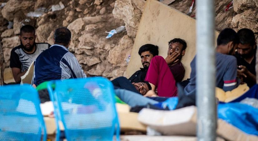 Olaszországban egyre reménytelenebb a migránshelyzet, rendkívüli intézkedéseket vezetnek be