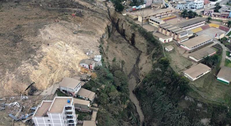 16 halálos áldozata van az Ecuadort érintő hatalmas földcsuszamlásnak