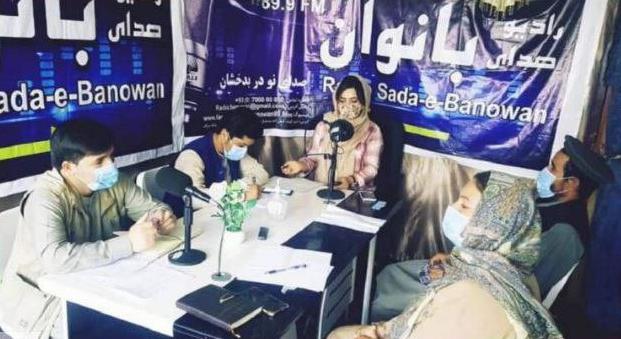 A tálibok bezártak egy női rádióállomást Afganisztánban