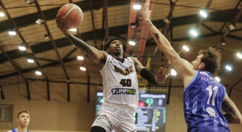 A győzelem és a playoff is meglett a DEAC-nak!