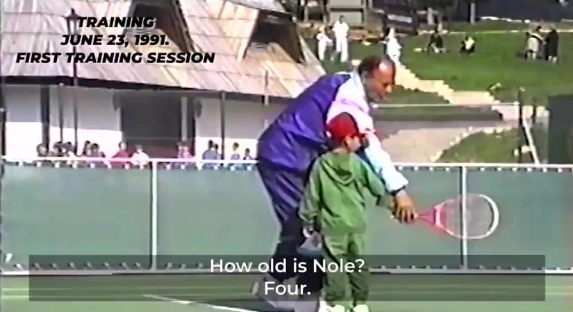 Így ütötte a fonákot az első teniszedzésén a négyéves Djokovic