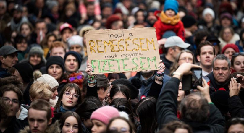 Uniós biztos Ujhelyinek: csak a Fidesz-kormányon múlik a pedagógusok fizetésemelése