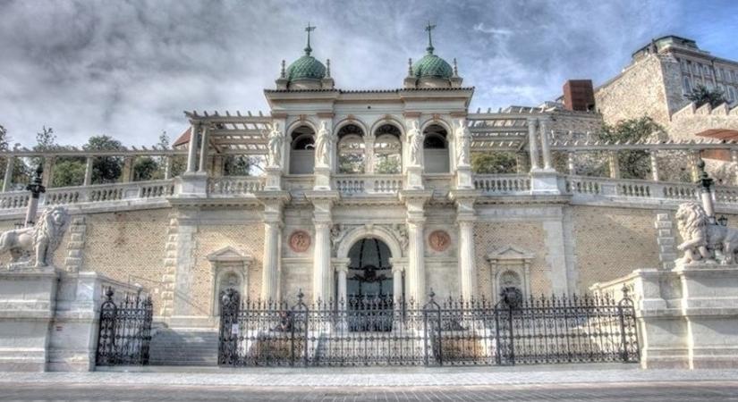 Április 3-án történt