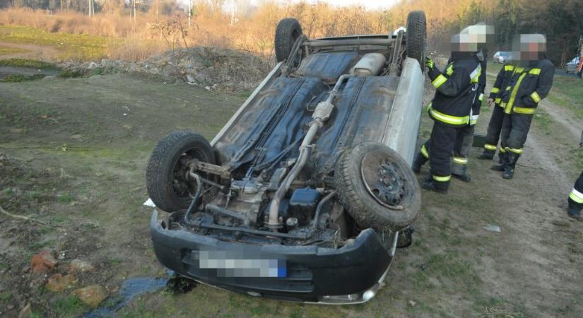 Büntetőfékezés miatt állt fejre egy szabályosan közlekedő autós Kaposvárnál