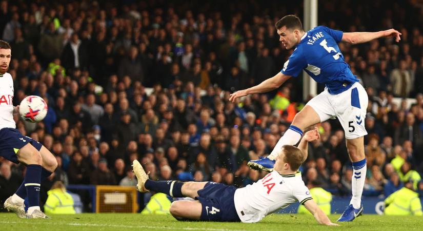PL: bombagólt ragasztott a Tottenham hálójába az Everton védője! – videóval